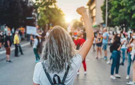 Réforme du 3e cycle : les étudiants en pharmacie manifesteront dans toute la France