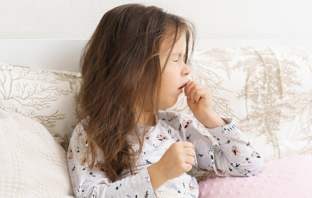 Infections respiratoires en hausse chez les enfants : faut-il s&rsquo;inquiéter ?