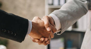 Professions de santé : comment et pourquoi exercer en société ?