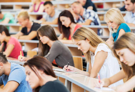 Etudes de santé : 8 étudiants en pharmacie sur 10 bien plus stressés depuis la réforme