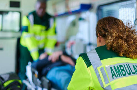 Déserts médicaux : c’est quoi ce nouveau Samu promis par Gabriel Attal ?