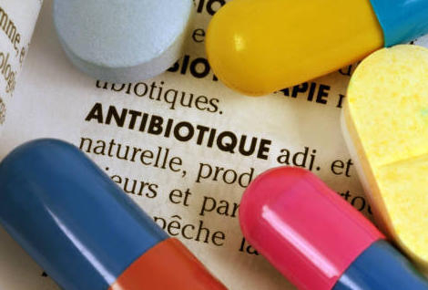 Amoxicilline : l’incompréhensible baisse de prix en pleine pénurie 