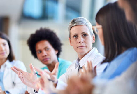 Prix et pénuries de médicaments : 14 associations demandent aux politiques plus de transparence