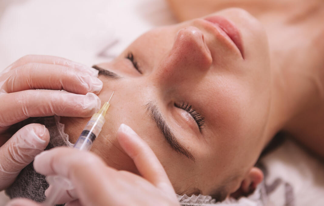 Acide hyaluronique injectable : prescription obligatoire pour tous les produits