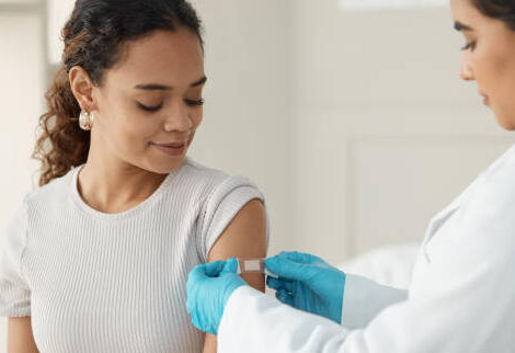 Vaccination des voyageurs à l’officine : titulaires et patients n’attendent que ça