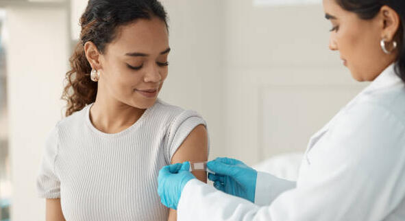 Vaccination des voyageurs à l’officine : titulaires et patients n&rsquo;attendent que ça