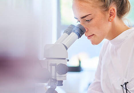 Baisse des tarifs des biologistes : une troisième réduction en moins de deux ans