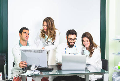 Une licence pour les préparateurs en pharmacie hospitalière : à quand celle pour les officinaux ?