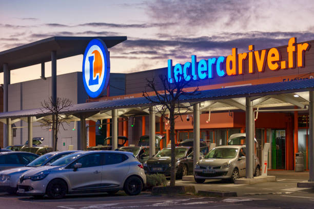 Michel Cymes se met en scène pour promouvoir la vente d’autotests dans les hypermarchés E. Leclerc