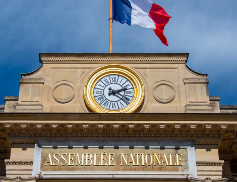 Augmentations des cotisations, fin des remboursements des tests Covid-19, la partie « recettes » du budget de la « Sécu » adoptée