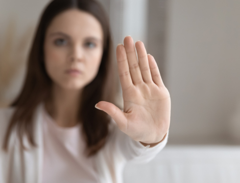 Qui contacter en cas de violences à caractère sexuel ?