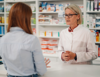 3/5 – Analyse d’ordonnance : adaptation du traitement d’une patiente atteinte de la maladie de Crohn