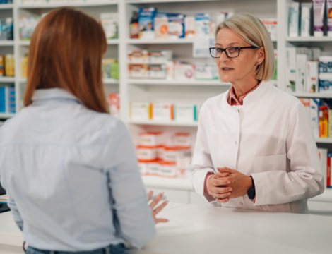 3/5 – Analyse d’ordonnance : adaptation du traitement d’une patiente atteinte de la maladie de Crohn