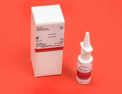 Préparation de gouttes nasales de théophylline à l’officine