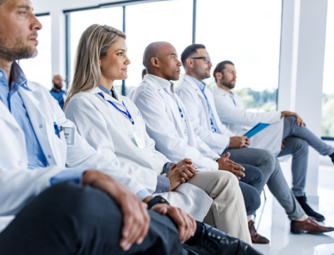 Démographie médicale 2025 : plus de médecins, mais une pénurie persistante de généralistes