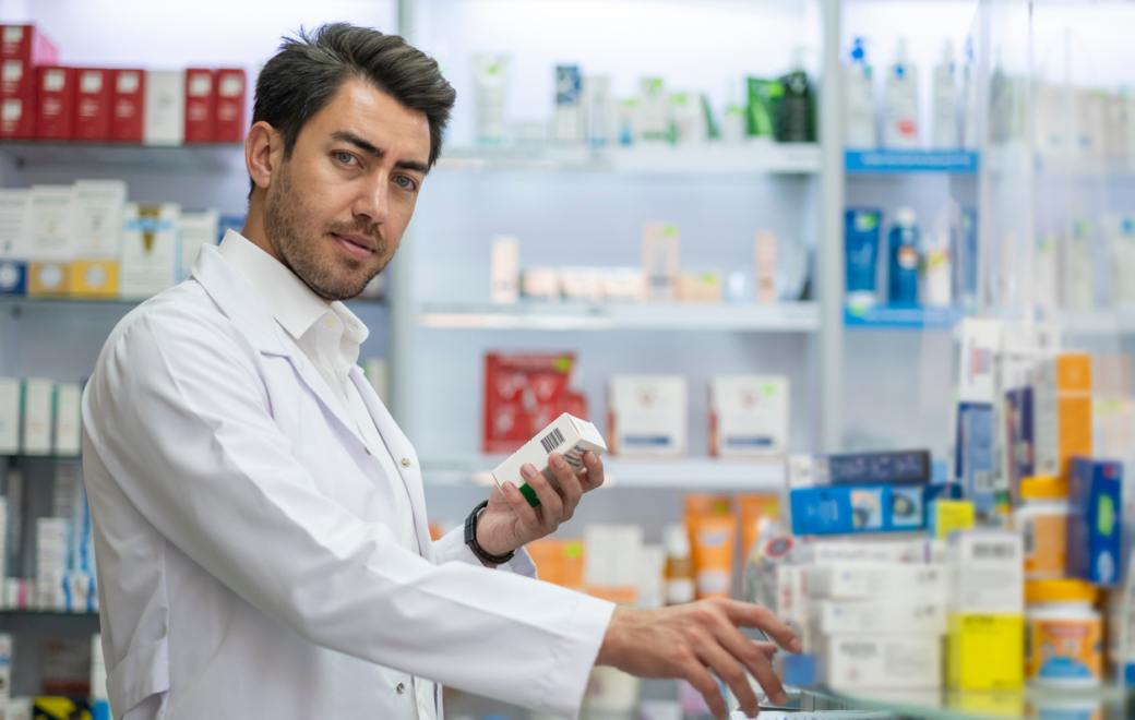 Déprescription : un pharmacien d’officine expérimente la pratique