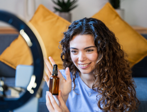 Réglementation des influenceurs : l’éclairage d’une avocate fiscaliste