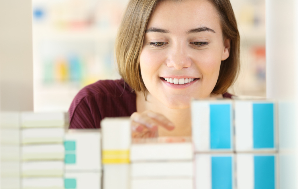 Délivrance de médicaments à une personne mineure : sous quelles conditions ?