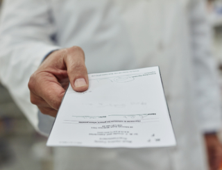 3/5 – Analyse d’ordonnance : zona et insuffisance rénale