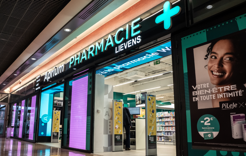 Reportage : la pharmacie Lievens, pilote du concept « ultra-marchand »