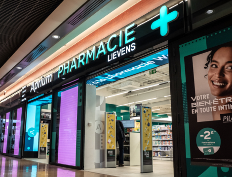 Reportage : la pharmacie Lievens, pilote du concept « ultra-marchand »