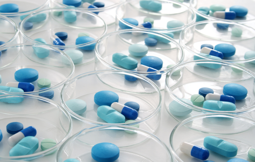 Préparation des doses à administrer : les pharmaciens à la croisée de chemins