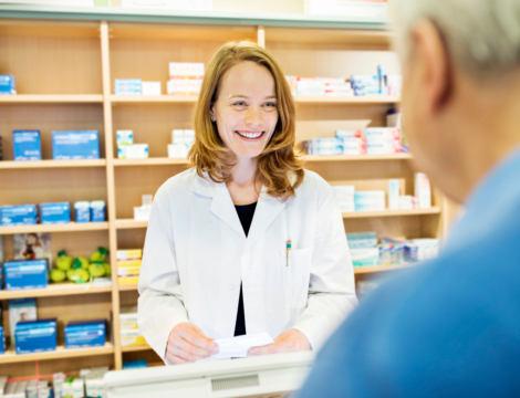 Carbone, transport, principes actifs : les 10 chiffres clés pour comprendre l’empreinte climatique du médicament