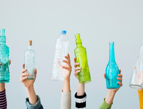 Microplastiques dans les boissons : quand le verre fait pire que les canettes