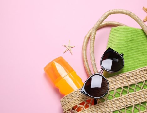 Un produit cosmétique contenant un filtre solaire protège-t-il aussi bien qu’un produit solaire ?