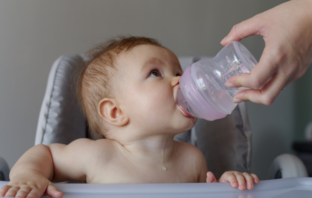 Peut-on utiliser des pastilles pour solution hydratante à la place d’un SRO pour un bébé qui a la diarrhée ?