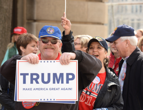 Trump menace d’une surtaxe de 200 % sur les médicaments : un séisme potentiel pour l’économie officinale ?