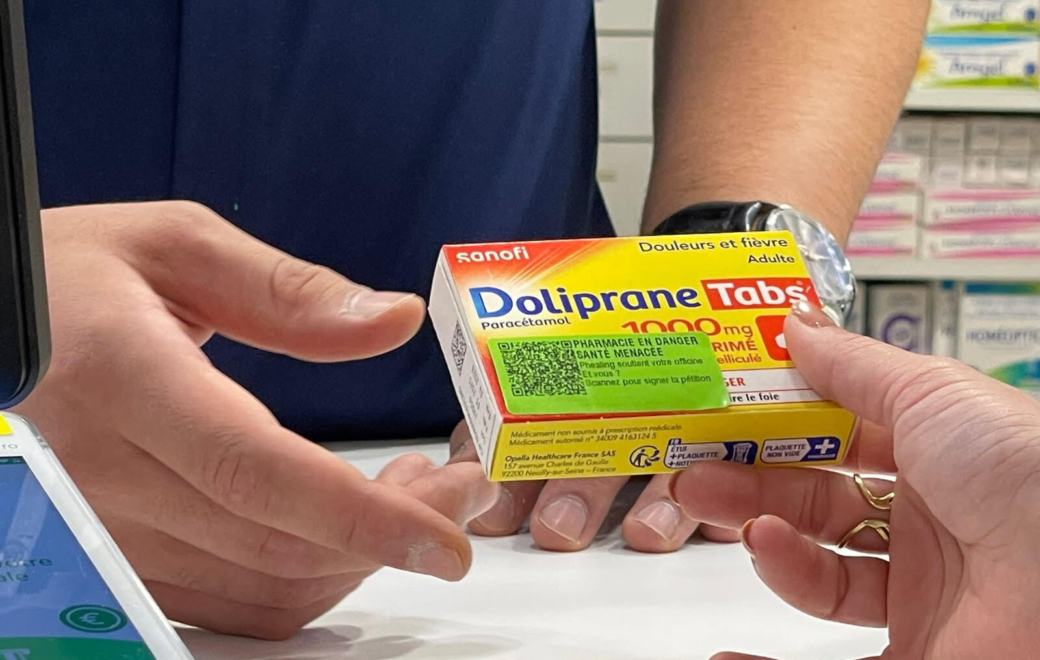 « Pharmacie en danger, santé menacée » : le carton des étiquettes Phealing