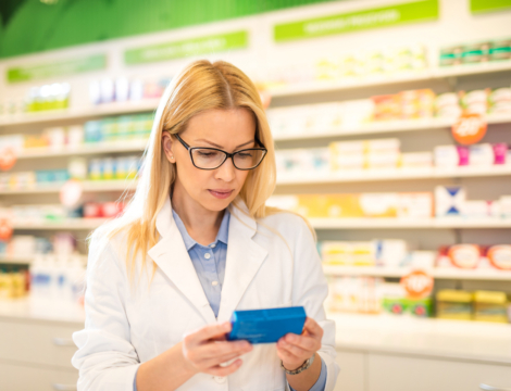 Les pharmaciens sont-ils parmi les moins bien payés du système de santé ?