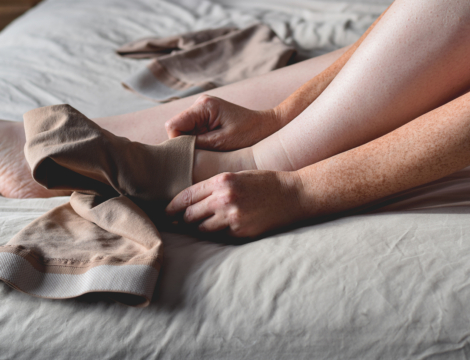 Compression veineuse : un meilleur enfilage avec le set Doff N’Donner