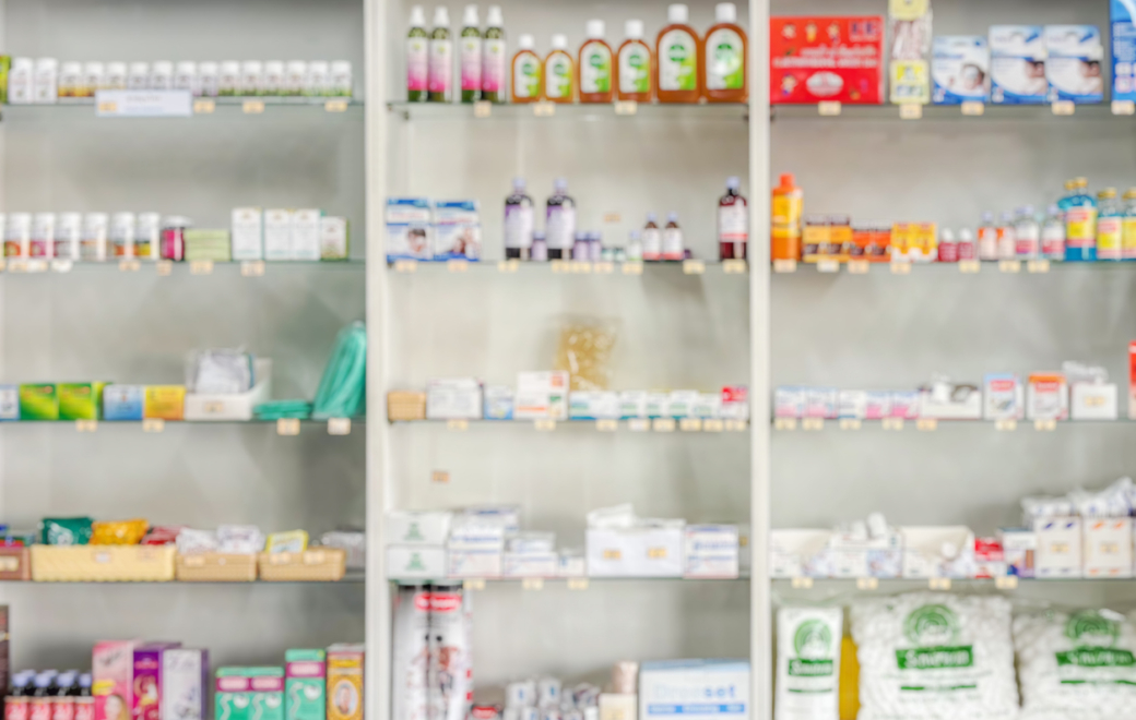 Comment est établie la liste des médicaments de médication officinale par l’ANSM ?