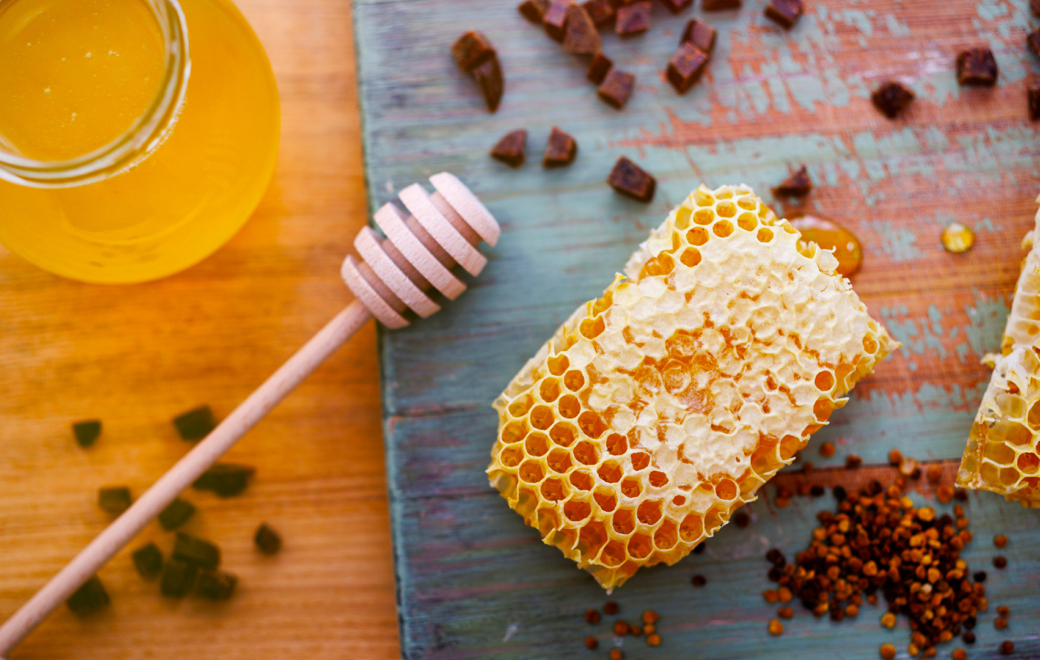 Miel, propolis, gelée royale : les produits de la ruche dopent les ventes en pharmacie