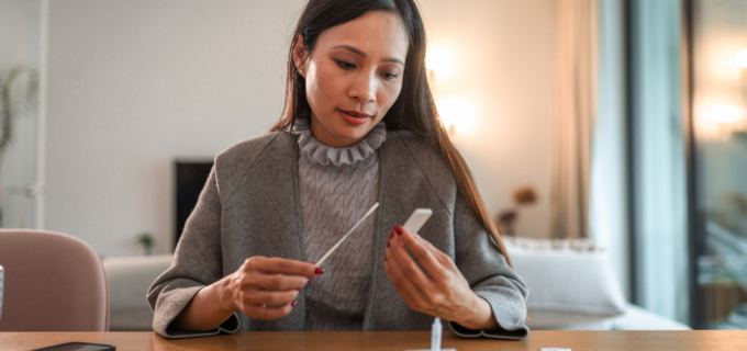 Épidémie de Covid-19 : les pharmaciens auront-ils assez d’autotests ?