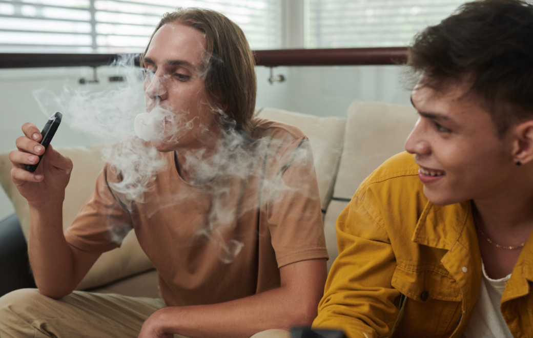 Epidémie mondiale de vapotage : 15 millions d’adolescents concernés selon l’OMS
