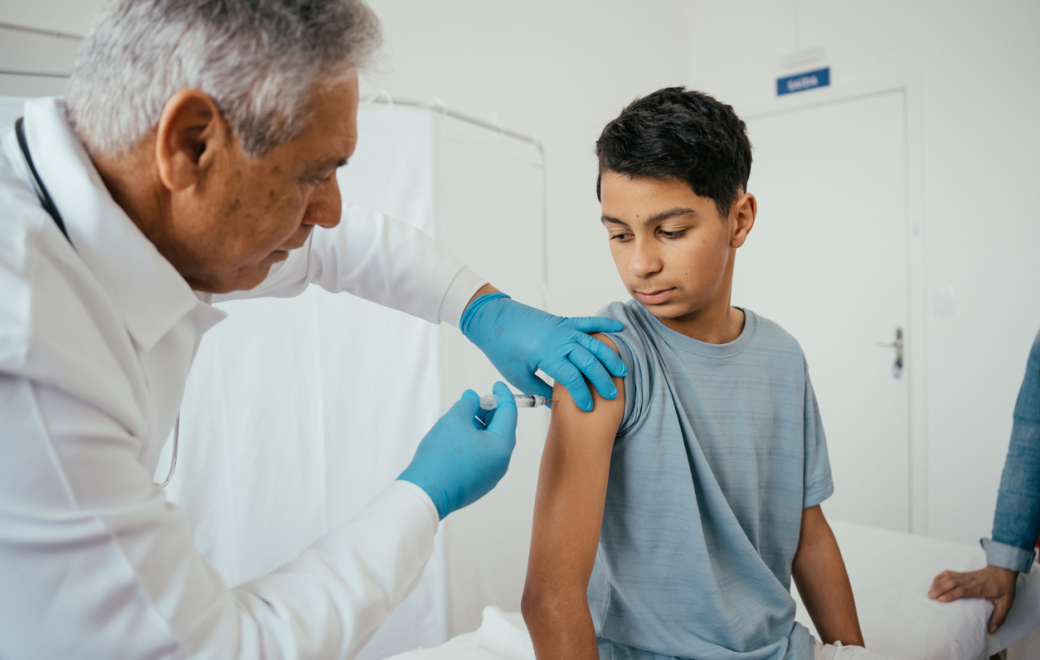 Vaccination grippe/Covid-19 : « Il n’y pas eu de communication sur un avancement de la date de la campagne »