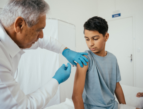 Vaccination grippe/Covid-19 : « Il n’y pas eu de communication sur un avancement de la date de la campagne »