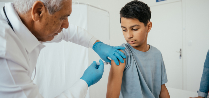 Vaccination grippe/Covid-19 : « Il n’y pas eu de communication sur un avancement de la date de la campagne »