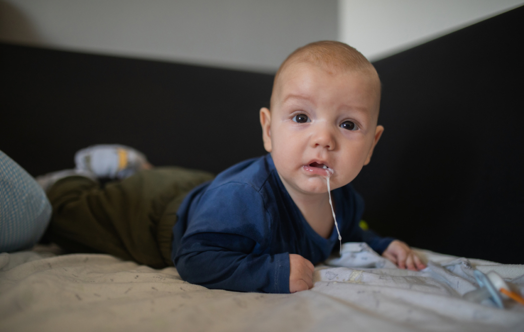 Quels sont les laits adaptés au RGO du nourrisson et comment les dispenser ?