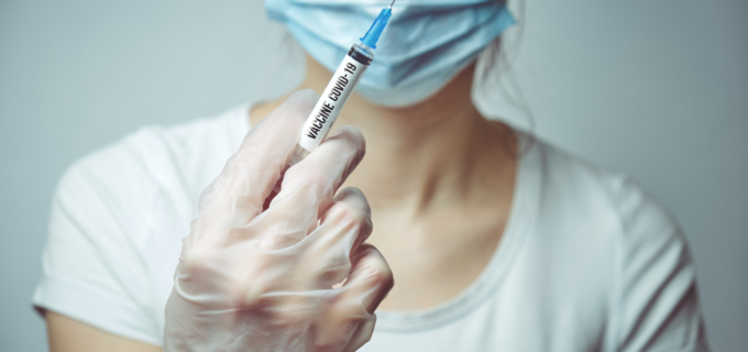 Coût des seringues, rémunération insuffisante, la vaccination anti-Covid-19 vacille