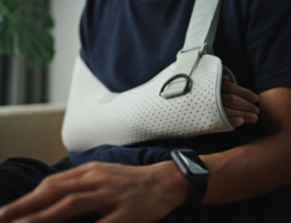 3/5 – Orthèses de l&rsquo;épaule et du coude : limiter les mouvements articulaires