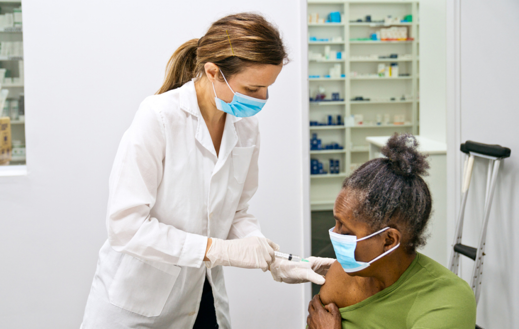 Vaccination, bilans : ces missions qui peuvent rapporter jusqu’à 6 800 € par an à l’officine